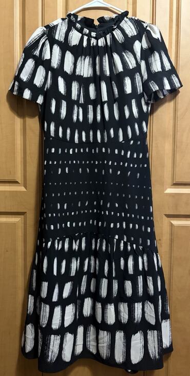 Maggy London Dresses & Skirts - Maggy London Black White Abstract Sheath Mock Neck Knee Chiffon Dress 4